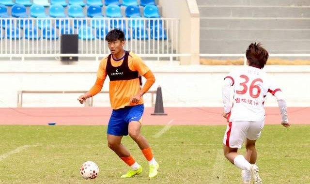 2-3，泰山全华班不敌海牛 王昊斌+彭逸翔进球 邝兆镭首秀发挥亮眼